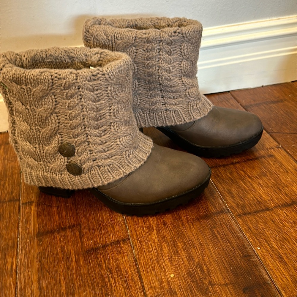 MukLuk boots. Womens Size 10. Worn once.